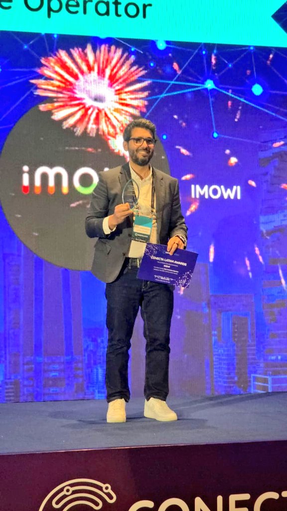 🏆Cerramos el año con todo!! imowi <a href="/somosimowi/">imowi</a> Ganador del Premio Best Innovative Operator de <a href="/conecta_latam/">Conecta Latam</a> !! 
<a href="/victorarielf/">Ariel Fernández Alvarado</a> recibió el galardón en la ciudad de Panamá 🇵🇦