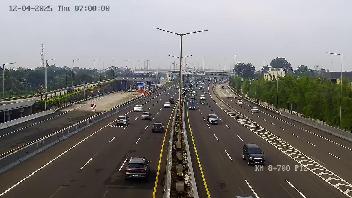 infotolbsd's tweet image. 07:00 WIB Ruas tol Pondok Aren-Serpong lalin lancar di kedua arah cuaca mendung,tertib berkendara dan utamakan selalu keselamatan anda.
@TMCPoldaMetro @NusantaraInfra @RadioElshinta