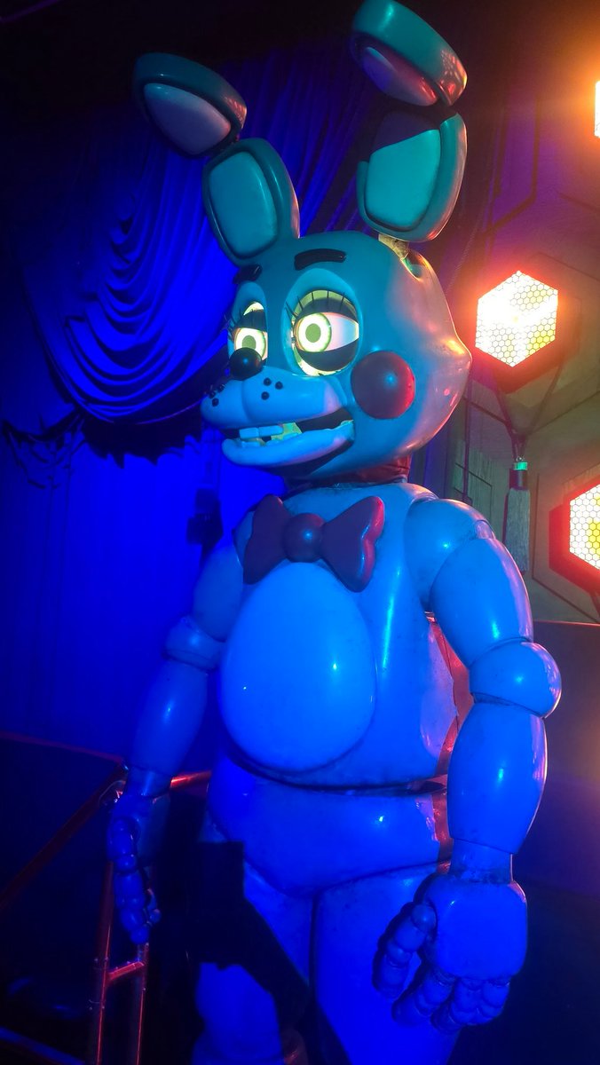 A closer look at the new life-sized Toy Freddy and Toy Bonnie animatronics from ‘FIVE NIGHTS AT FREDDY’S 2’

Voiced by Kellen Goff &amp; MatPat.