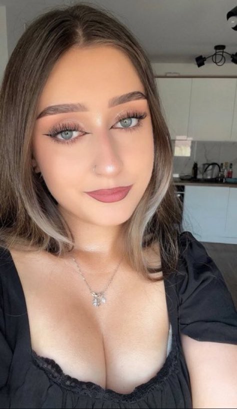 sandyj10000's tweet photo. intro ! ꨄ︎
 
✦  hii im sandy, not new to  #nsfwtwt

       ❥ 20| she/her | straight 
       ❥ switch | attention whore
       ❥ I need new mutuals

 ♡ + ↻ to be moots 🎀
#horny #moothunt #nsfw https://t.co/JgEE5UaljG