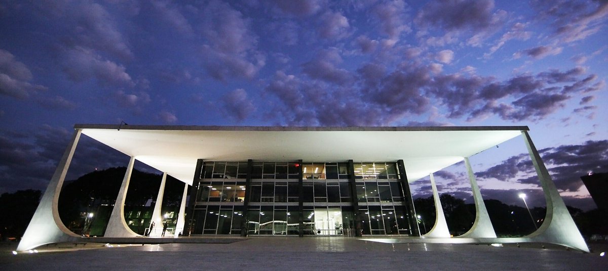 ⚖️ Corte determina a suspensão dos serviços de loteria e apostas esportivas autorizados por leis municipais. Liminar concedida pelo ministro Nunes Marques determina a paralisação imediata dessas atividades: bit.ly/suspensao-lote… 

#PraTodosVerem: contém descrição da imagem