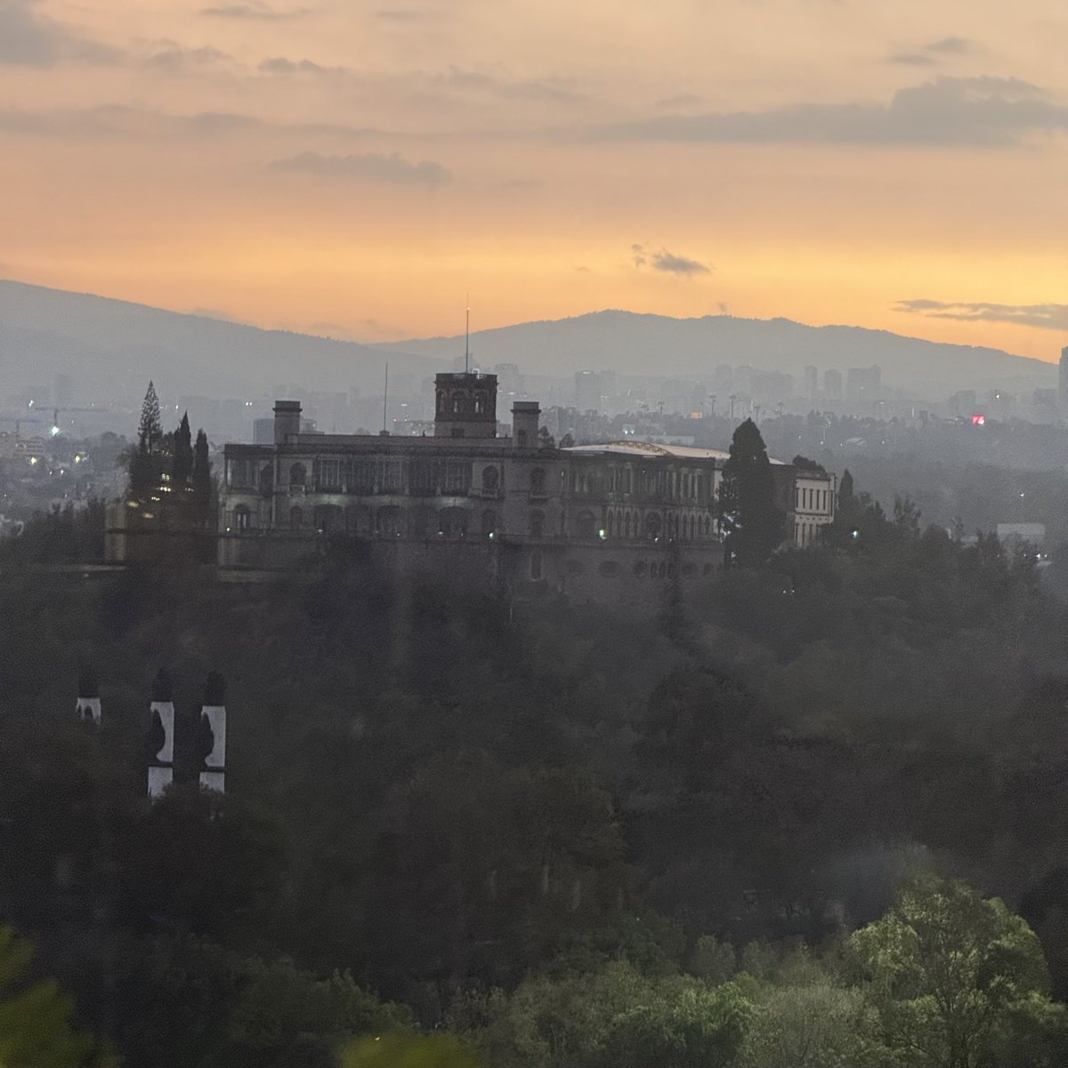 Por aquí andamos celebrando a ⁦<a href="/braviela/">Gaby Ruffo</a>⁩  🍾