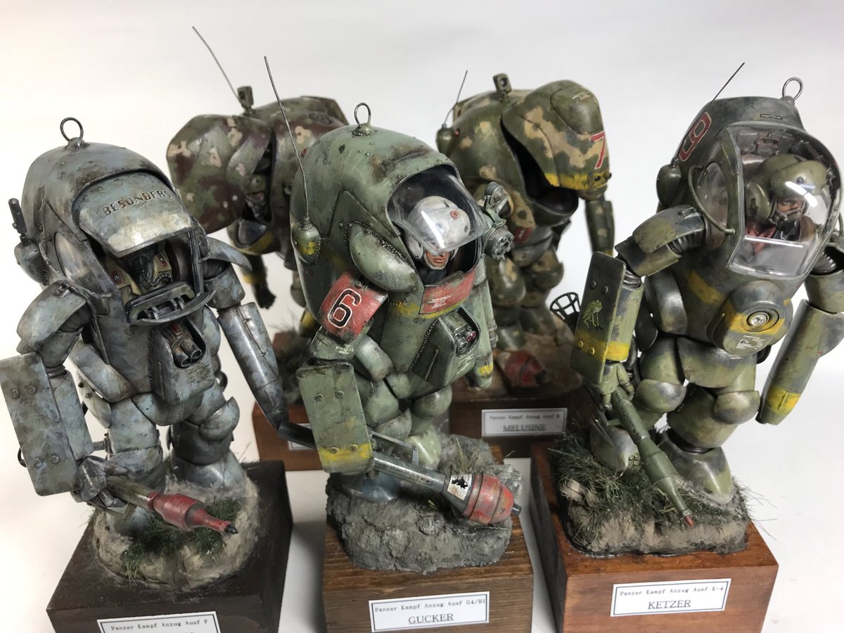 グッカー完成しました。
オリジナル塗装なかなか良いパターン思いつかないです。各部に溶接跡追加して、天板のリベット部分には補強材があるかも？と想像してその間は凹んだ感じにしてみました。
同じモノばかり買うんじゃありません！とお母さんに叱られるジャンルかと。