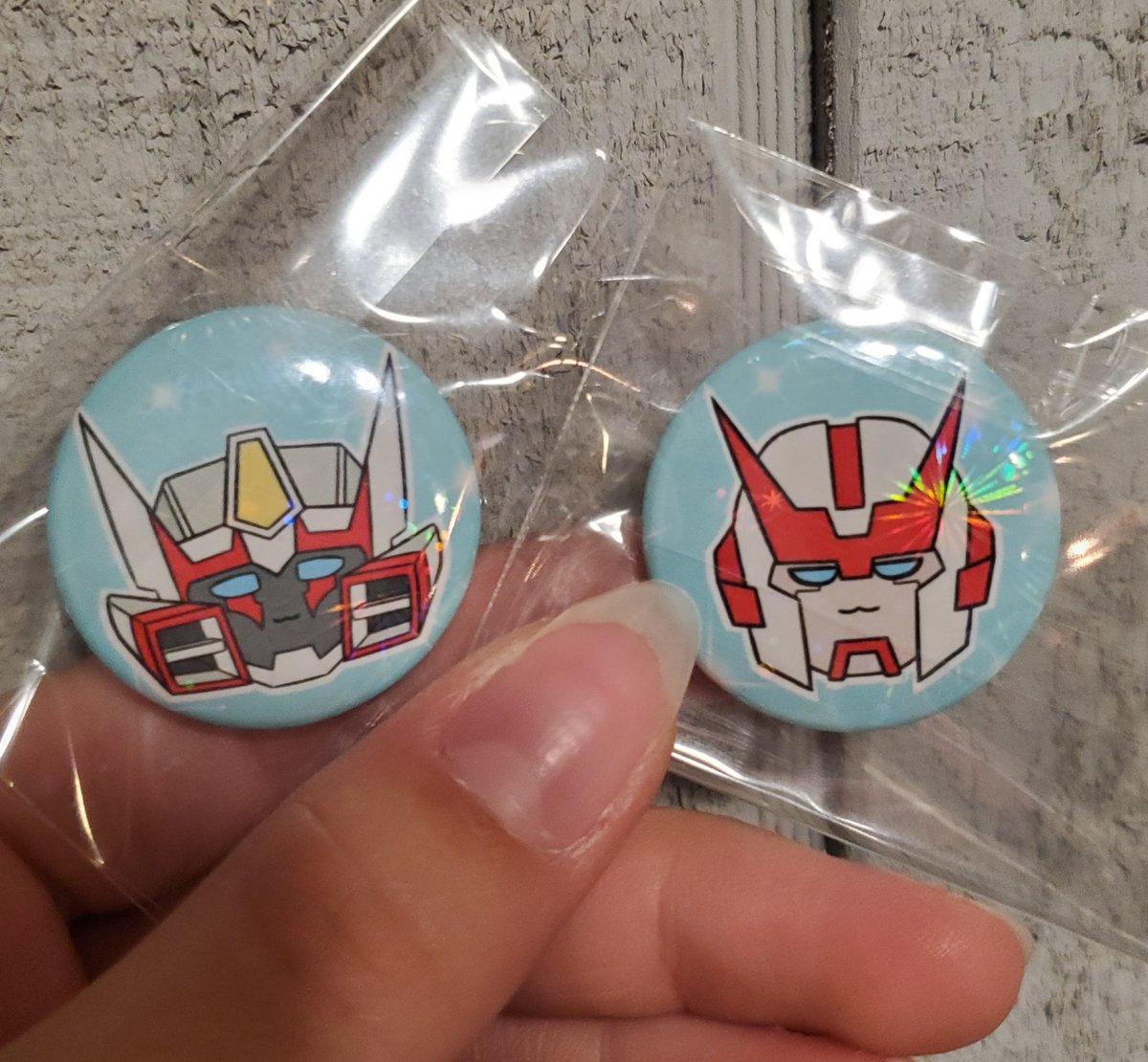 Top fave "Do Not Separate!" pins in my ACGGoods sh💚p rn (other than breakbee and kobd of course :3)

Anode and Lug, TFA Jazzprowl, IDW Chromiblade and Dratchet 💕

#Transformers
