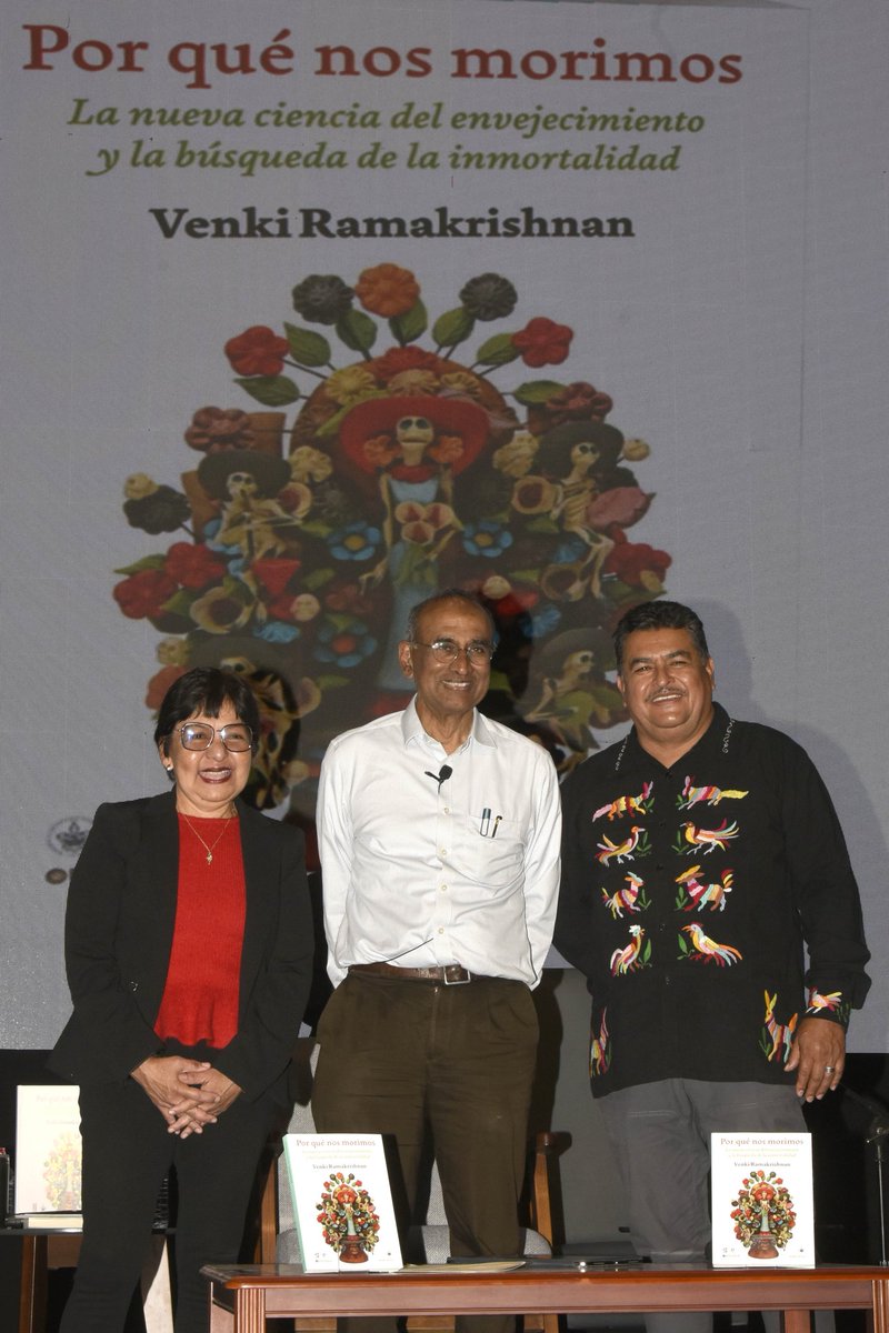 BUAPoficial's tweet image. “Nadie piensa primero en ganar un premio Nobel; se trata de disfrutar el viaje: Venki Ramakrishnan.

ℹ️ Más información aquí: boletin.buap.mx/?q=node/4167

#BoletínBUAP #PremioNobel #ComunidadBUAP