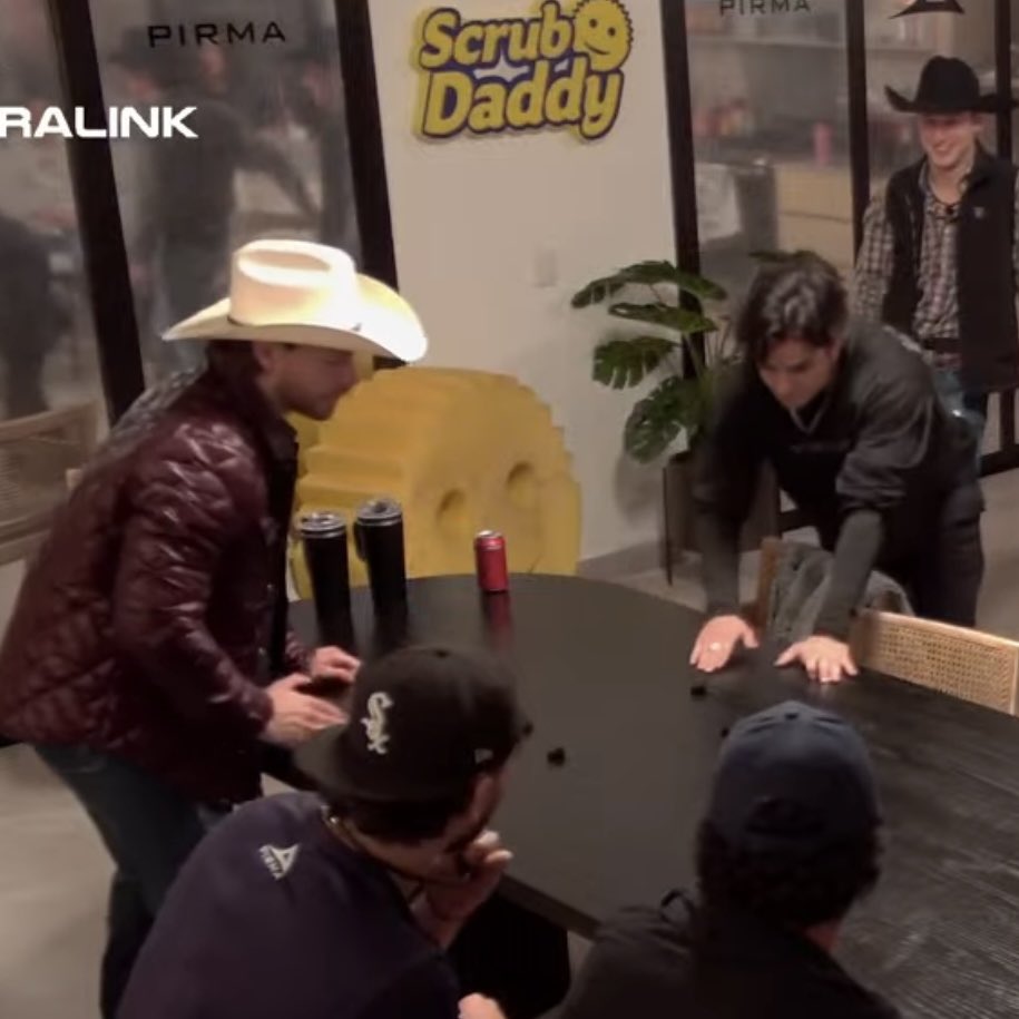 straflwer's tweet image. one day or day one 🥹
#LaPijamadaViral