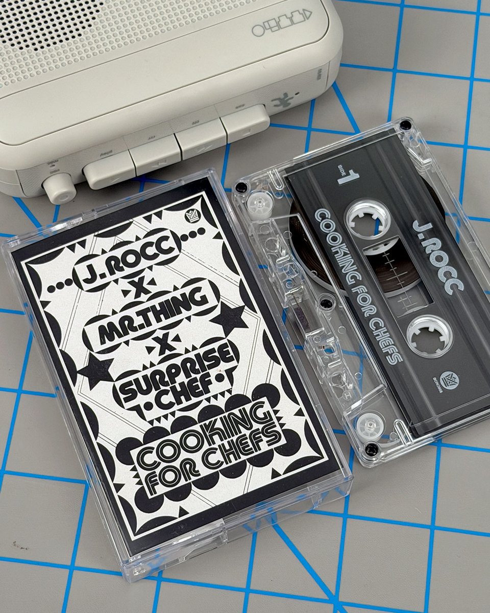 TurntableLab's tweet image. Surprise Chef / Cooking For Chefs Mixtape (2025)

↘ 2 side-length mixes of @surprise_chef tracks by DJs @jrocc + #DJMrThing, limited cassette back in stock:

⇢ turntablelab.com/cookingforchefs

 @bigcrownrecords #bigcrownrecords #surprisechef #cookingforchefs