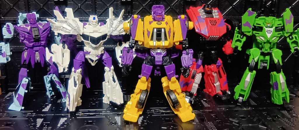 前から気になってたG2ブルーティカスが買えた！このポップな色が