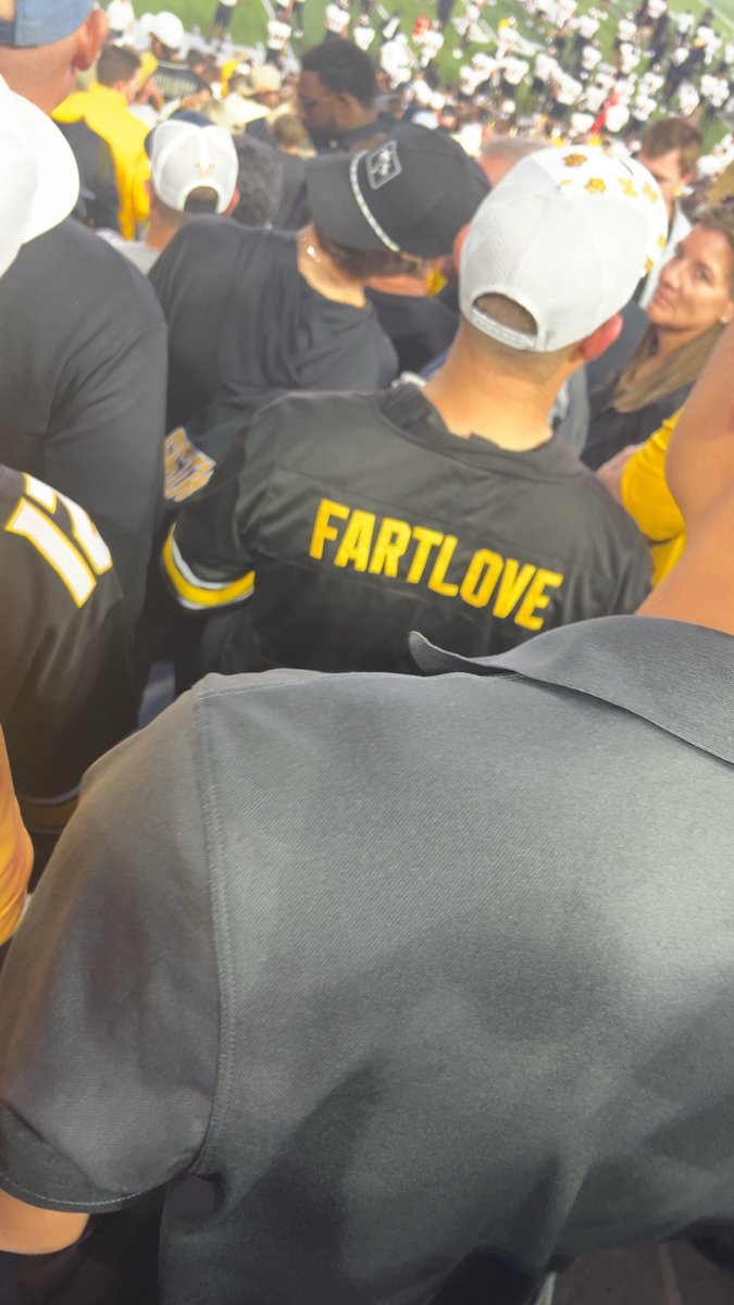 maty mauk’s pipe (@oldmeatsauce) on Twitter photo 