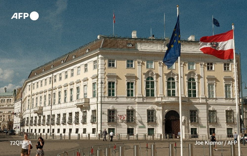 For 70 years, neutrality has been the cornerstone of Austria's foreign policy. But debate has been mounting in the EU member state since Russia invaded Ukraine. 🇦🇹⤵️
u.afp.com/Shye