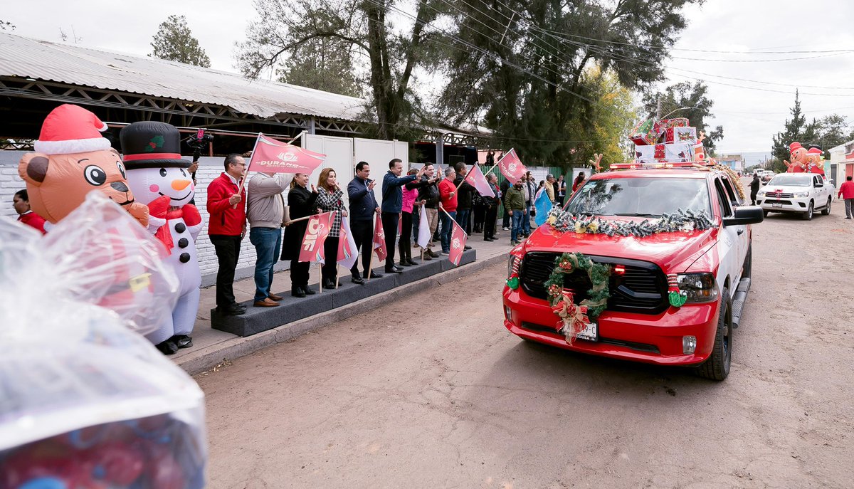 🎁 Arrancamos la Ruta de las Sonrisas para entregar juguetes y aguinaldos a miles de niñas y niños de 4,223 escuelas, recorriendo 15 rutas para llevar 300 mil juguetes hasta cada rincón de Durango.

Gracias por ponerle corazón a cada entrega, <a href="/Marisol_rosso/">Marisol Rosso</a>, y por cuidar cada