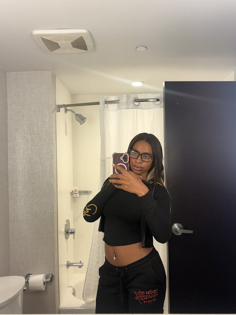 janasinterlude's tweet image. kks im in miami, send every sugar daddy/ trick you know!