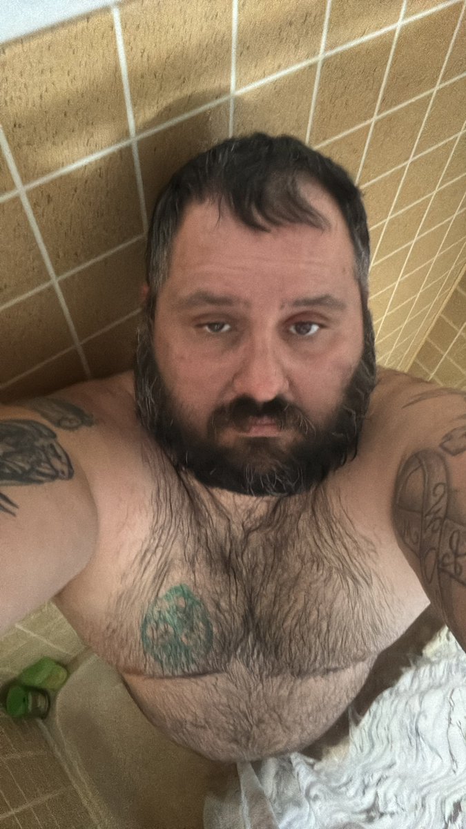 William74554341's tweet photo. It cold out taken a hot shower https://t.co/OR090ut1sP