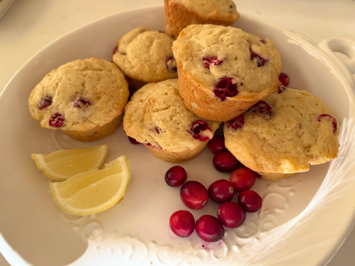 JackieJohnsonLA's tweet photo. My Cranberry Lemon super moist muffins 🍋❤️recipe:
https://t.co/mgJYpEOpuF https://t.co/gUYvEYozcG