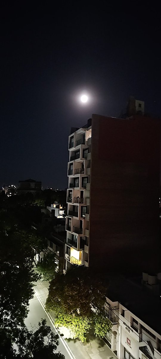 ferm_boca's tweet photo. @OBernaldez #Rosario #LunaLlena https://t.co/2Ny7GI2V3S