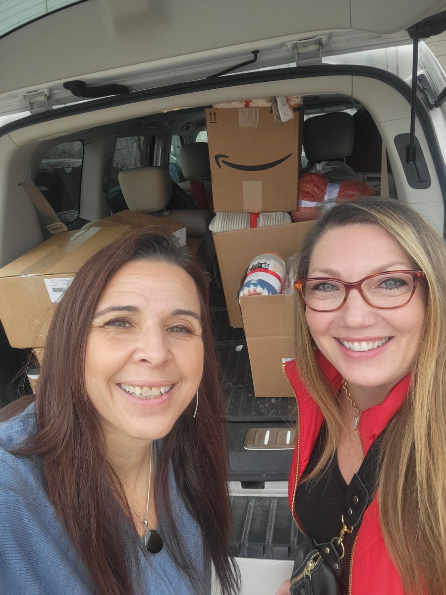 First blanket delivery!!!  <a href="/Tish/">Tish</a> Plaunty Ellisor has plenty of Veterans at their  Touchstone Communities Assisted Living Facilities who can use a few snuggly blankets. Thank you for taking care of Veterans. ❤️