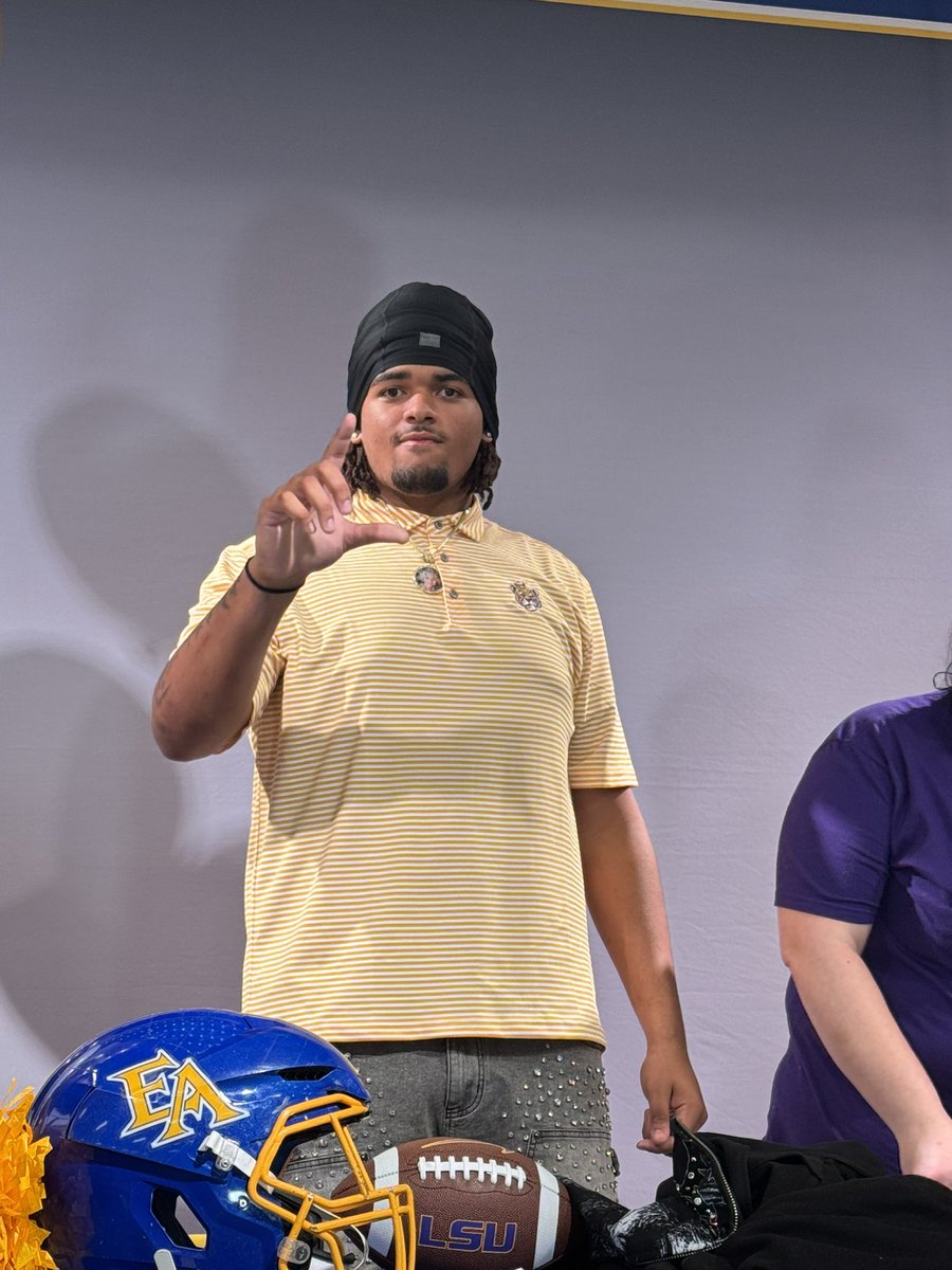 Brysten Martinez is a Tiger. 

The 6’7 300 pound versatile offensive tackle is ready to get to work. 

#LSU