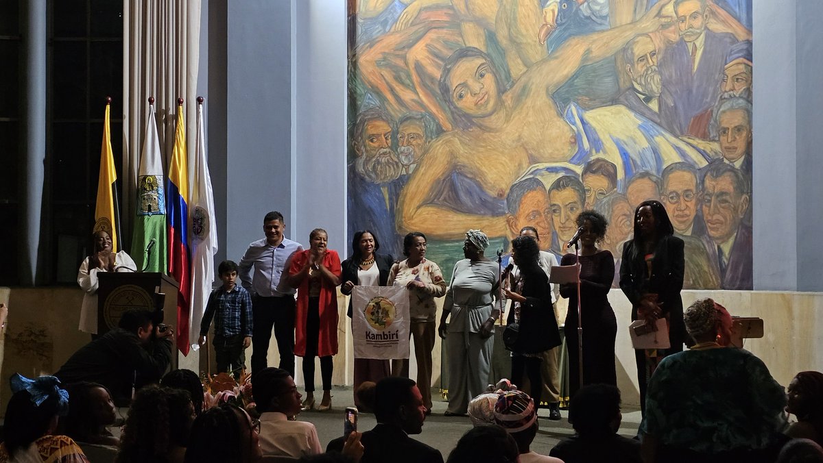 fminas's tweet photo. Somos sede de los Premios Changó 2025 al liderazgo afro @AlcaldiadeMed ✨️ En esta velada el legado cultural, los sonidos, colores y símbolos afro, engalanan nuestra Facultad de Minas 🎉 https://t.co/PxwkcqIUnn
