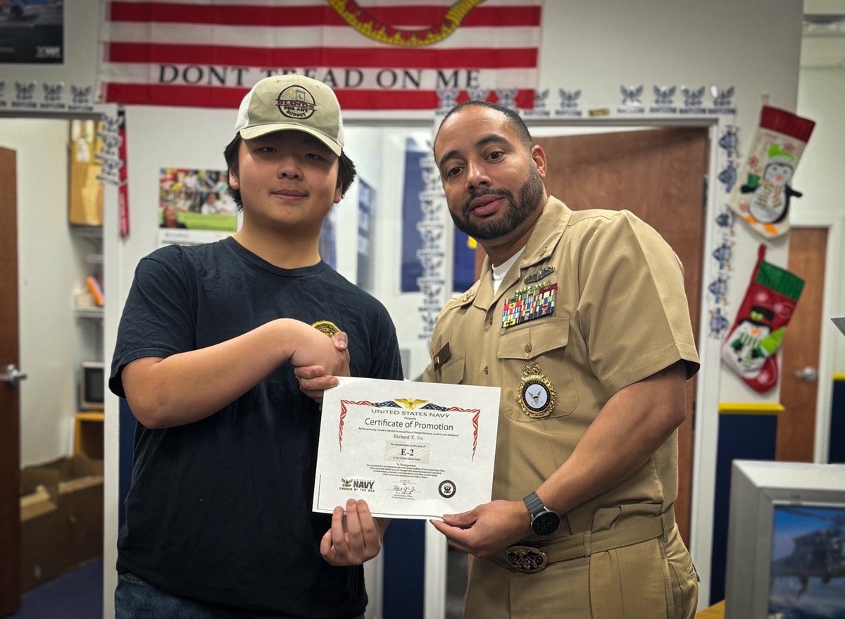 NTAGPNW's tweet photo. Big Bravo Zulu to Future Sailor Richard Vo of Wenatchee, WA — our newest DEP Referral Advancement awardee!

See you in the fleet, Shipmate.
#NTAGPNW #Wenatchee #FutureSailor #DEP #ForgedByTheSea https://t.co/vsvb7nNiow