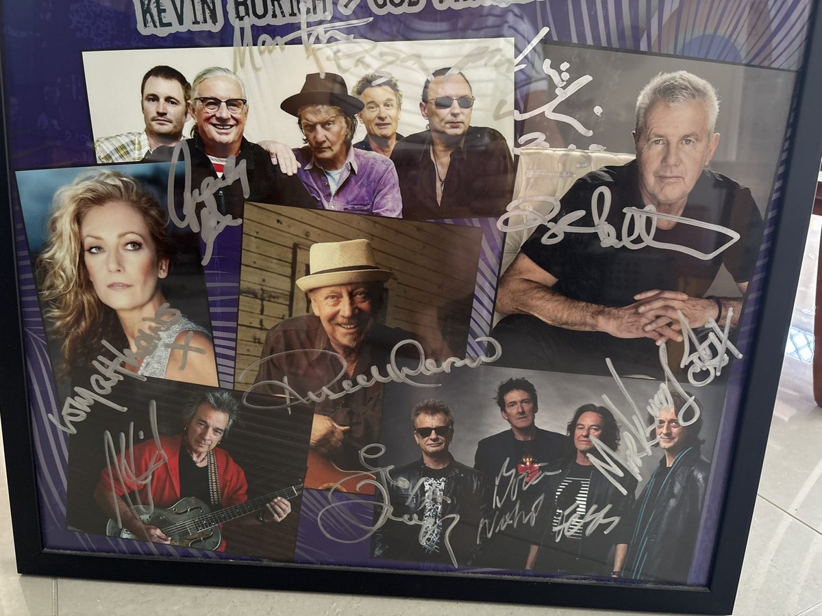buffychick71's tweet photo. Today’s #opshop find #Towersrocks2015 concert poster framed and autographed $40 at @lifelineshopsqld Oxenford and thanks to my completed loyalty card came down to $20 https://t.co/6cvIfboZGg