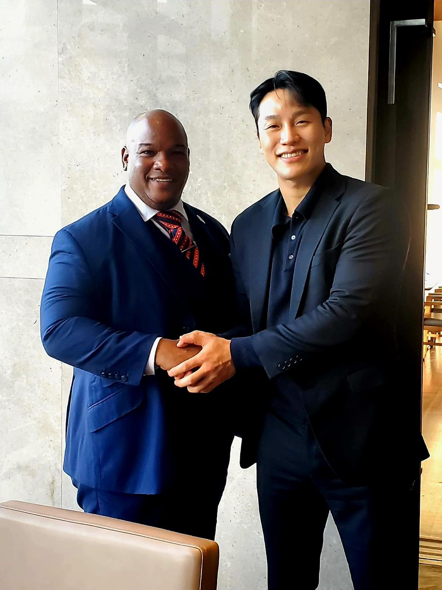 Pastor Mark Burns tweet media