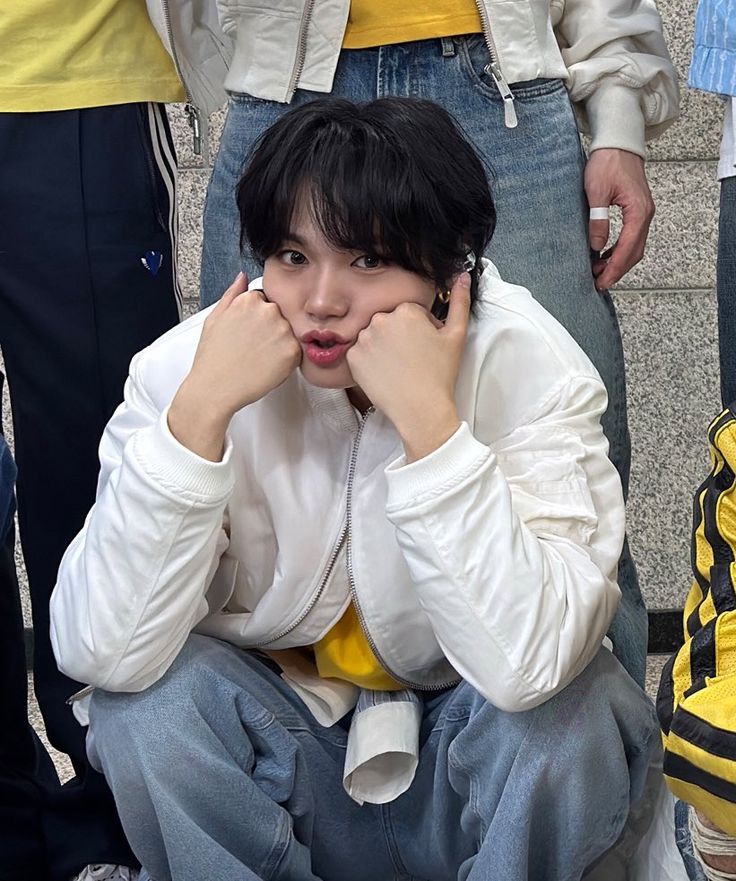 dobbychaaan's tweet photo. HBD MY BABY BUNNY 🐰💙 !!! May your cake be big and your problems small..🫂🫂💖💖🎂🍰👑🎉

Da22ling Years with Doyoung
#DoyoungOur1204Miracle
#나에겐_너하나야_도영_생축
#きらめく冬の星はドヨンちゃん
#도영 #DOYOUNG #ドヨン #트레저 #TREASURE https://t.co/WTErz2ErwA