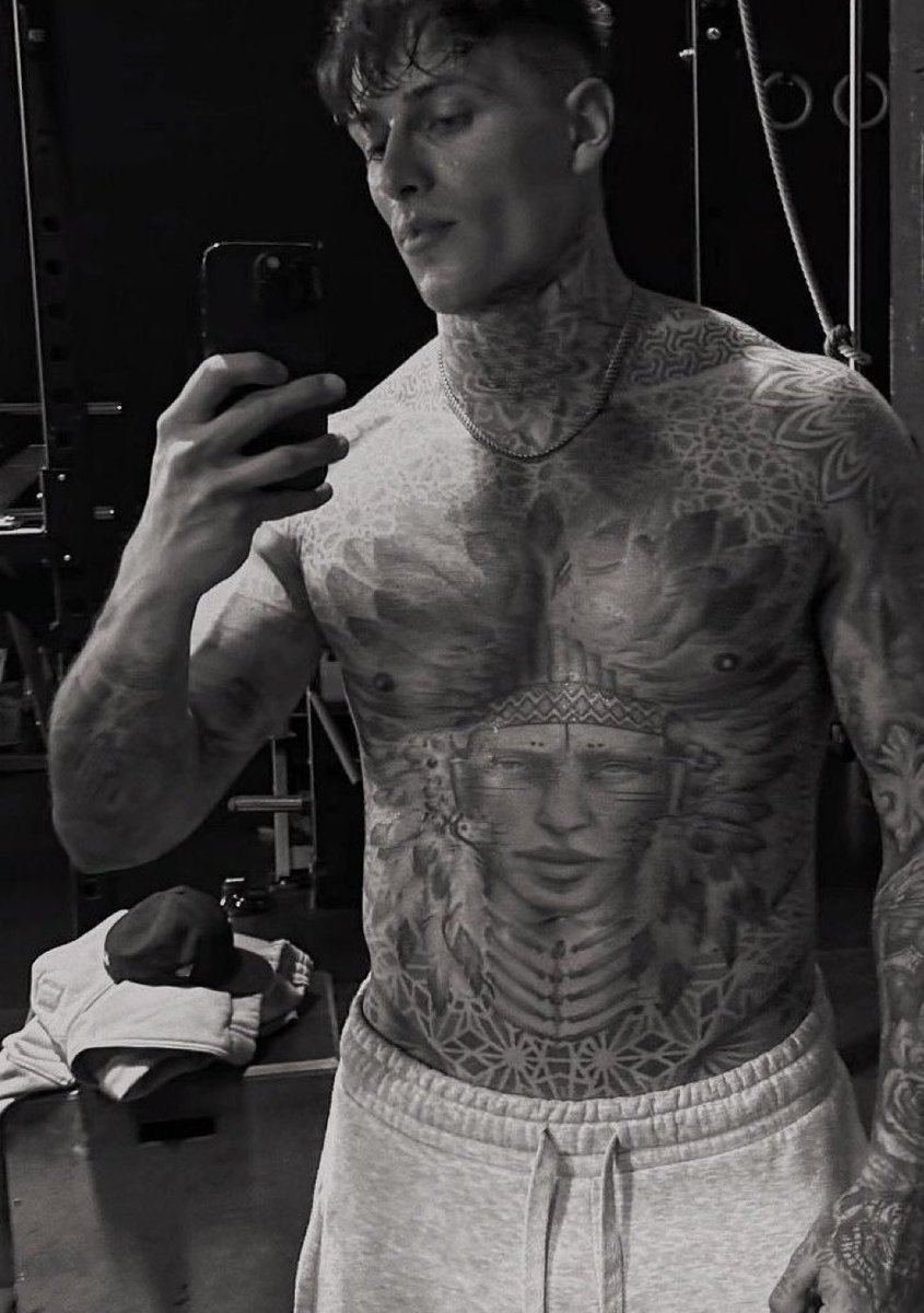 Leonardo. tweet media