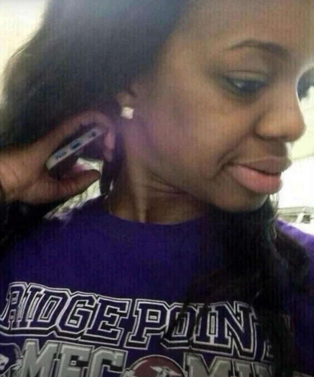 idk (@lisaonleh) on Twitter photo 