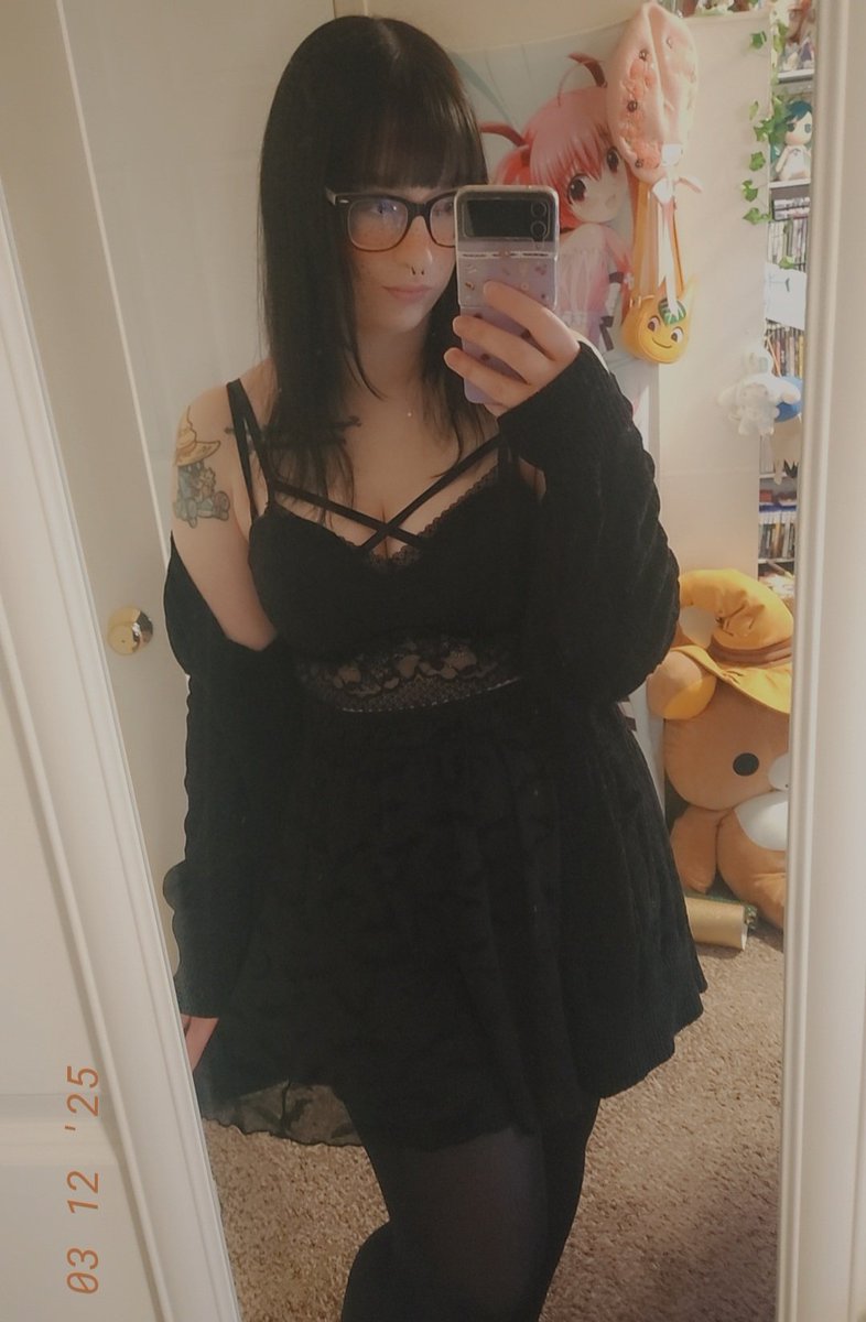 happy dragoncember~! 
i missed you all! 💜

twitch.tv/xgremlynnx