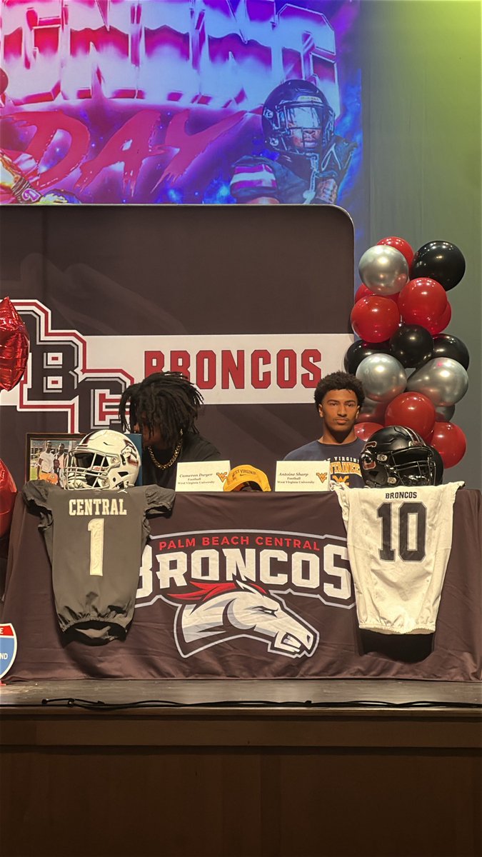 Congratulations to Palm Beach Elite’s very own on Signing today

DB Tayegan Briskey- Air Force 

3⭐️ TE Ayden Passley- FIU

3⭐️ S DaVontey Oliver- Eastern Michigan

3 ⭐️ LB Cameron Dwyer- West Virginia 

#BallWithPBE #NationalSigningDay 

<a href="/benwilson2__/">Benjamin Wilson</a> <a href="/rochener2/">Rochener Seraphin</a>