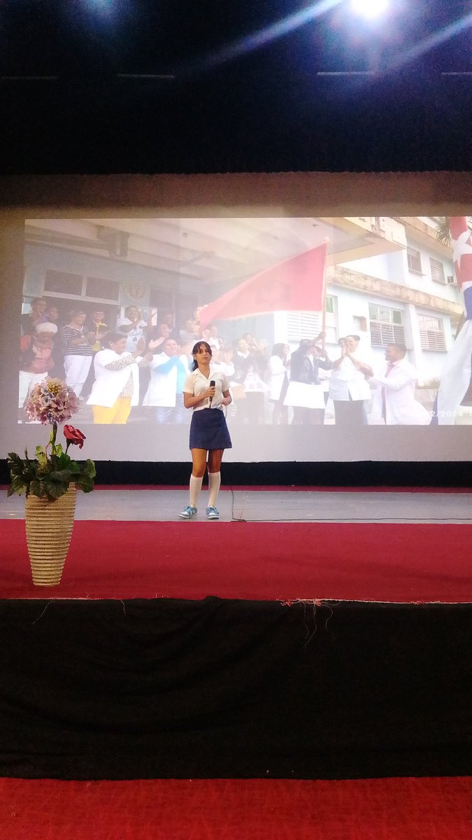 PresidenciaAMPP's tweet image. A las batas blancas de la #IslaDeLaJuventud nuestro abrazo y reconocimiento eterno desde el #PoderPopular con #SentirPinero #Cuba 🇨🇺🌹