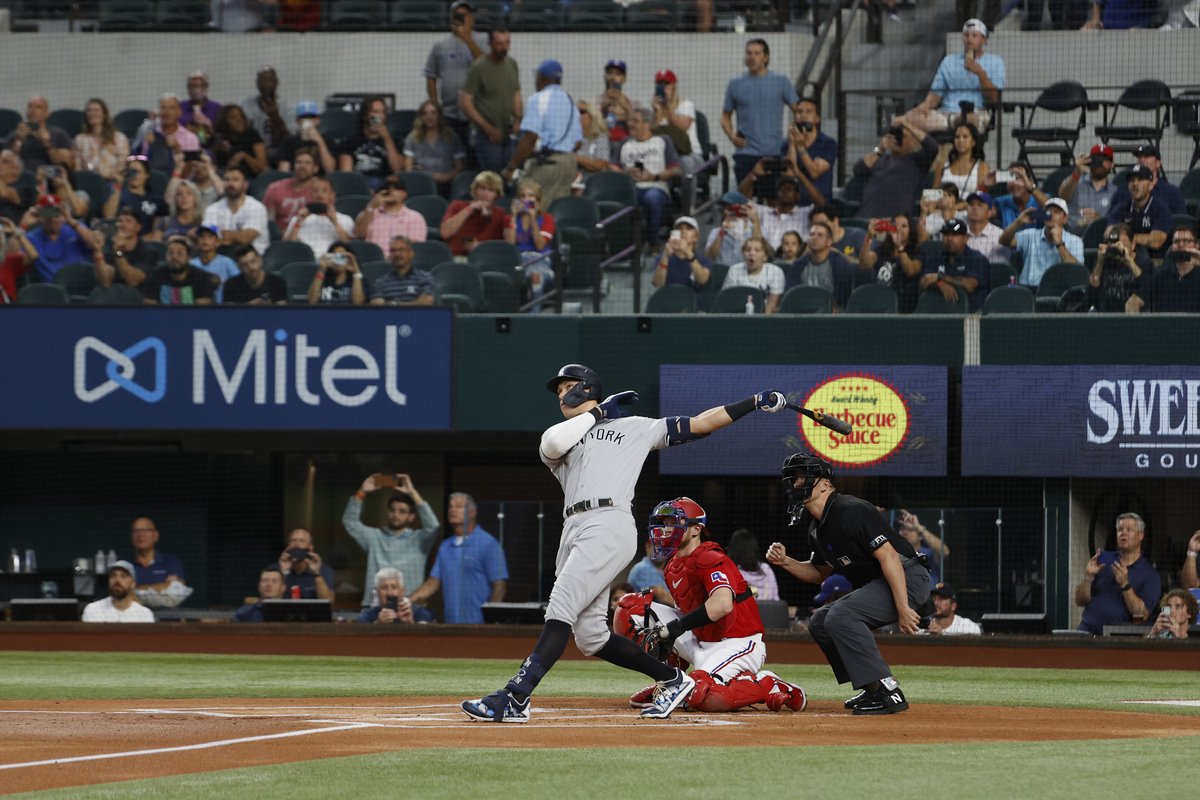 TheWinningWear's tweet photo. When Aaron Judge crushed No. 62, he didn’t just break a record — he made history. A season of power, poise, and unforgettable swings capped by a moment we’ll talk about forever. 💣⚾️
#AaronJudge #62 #Yankees #HomeRunKing #MLBHistory https://t.co/lcB9eajifD