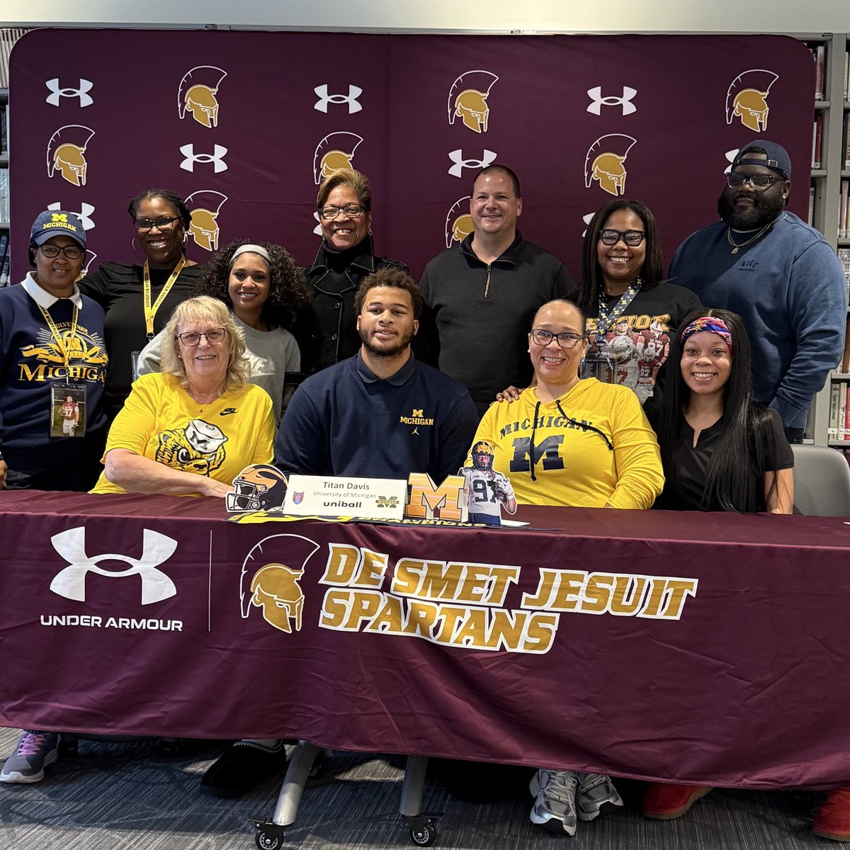 De Smet Jesuit tweet media