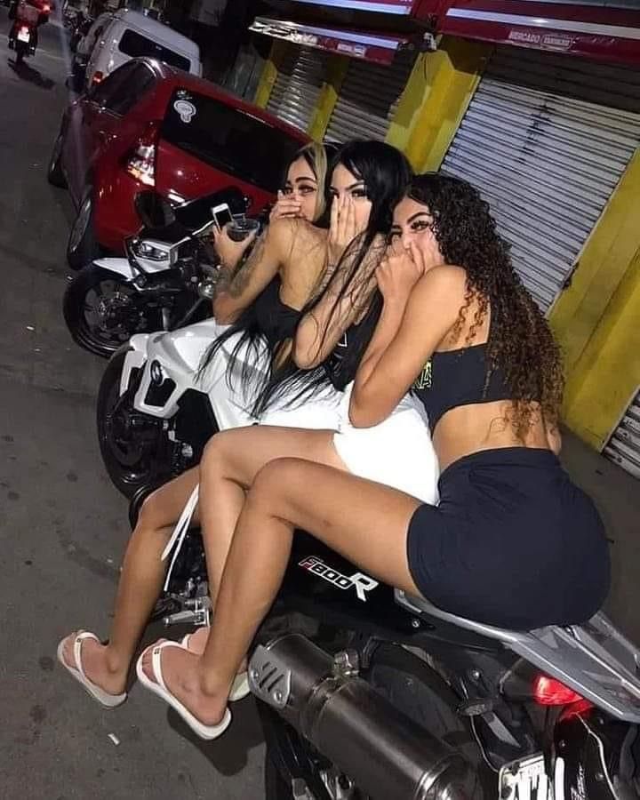 😬O dono dessa moto teve uma noite abençoada 
Veja abaixo👀