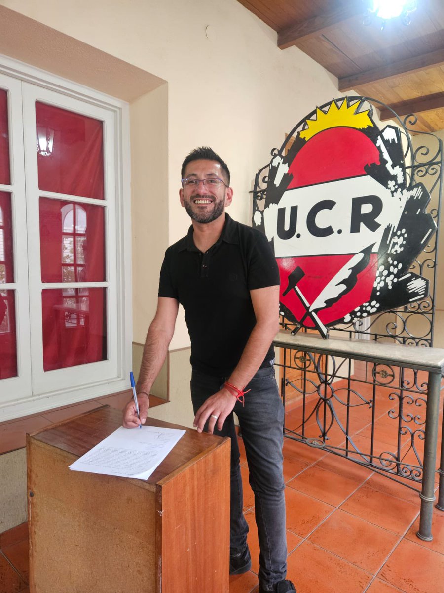 Hoy renuevo el compromiso con los vecinos del Departamento de Maipú, firmando la lista como candidato a Concejal.💪🏽🇲🇨

Agradezco a mi querido partido y en especial a mi amigo <a href="/MajulNestor/">Néstor Majul</a>