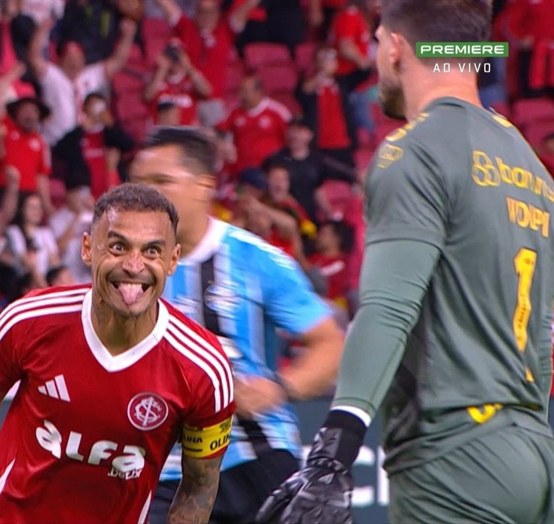 Mostra a linguinha e faz careta agora, seu merda