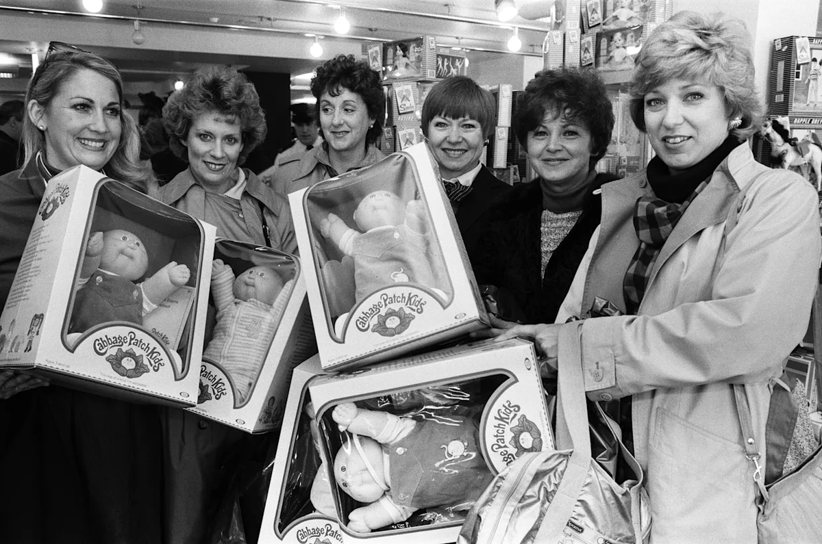 MallBangers's tweet photo. These badass #boomer moms would shank a bitch for a $30 doll. 
#PrisonRules #Christmasgifts #ChristmasGift #ChristmasGiftIdeas https://t.co/jYly6bWQgQ