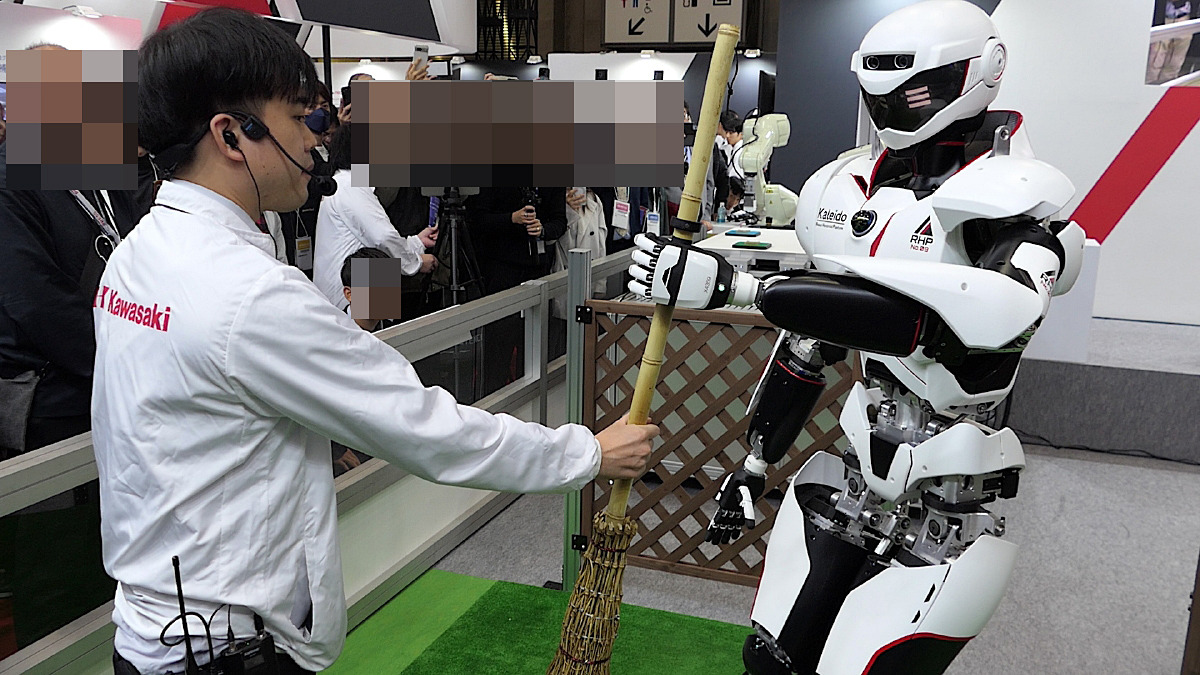 川崎重工、重量物を動かしたり道具を使ったりできるヒューマノイド「Kaleido」9代目 pc.watch.impress.co.jp/docs/news/2068…