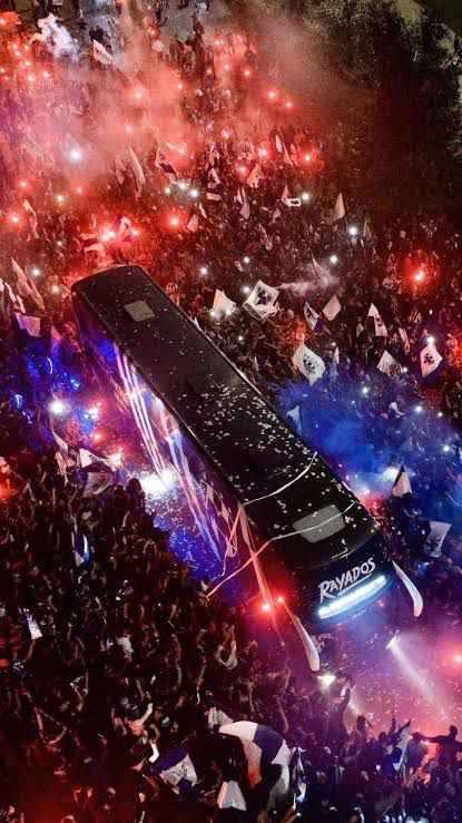 Osomty16's tweet photo. MONTERREY Y SU GENTE POR LA COPA !!! https://t.co/6sADnkkPRr