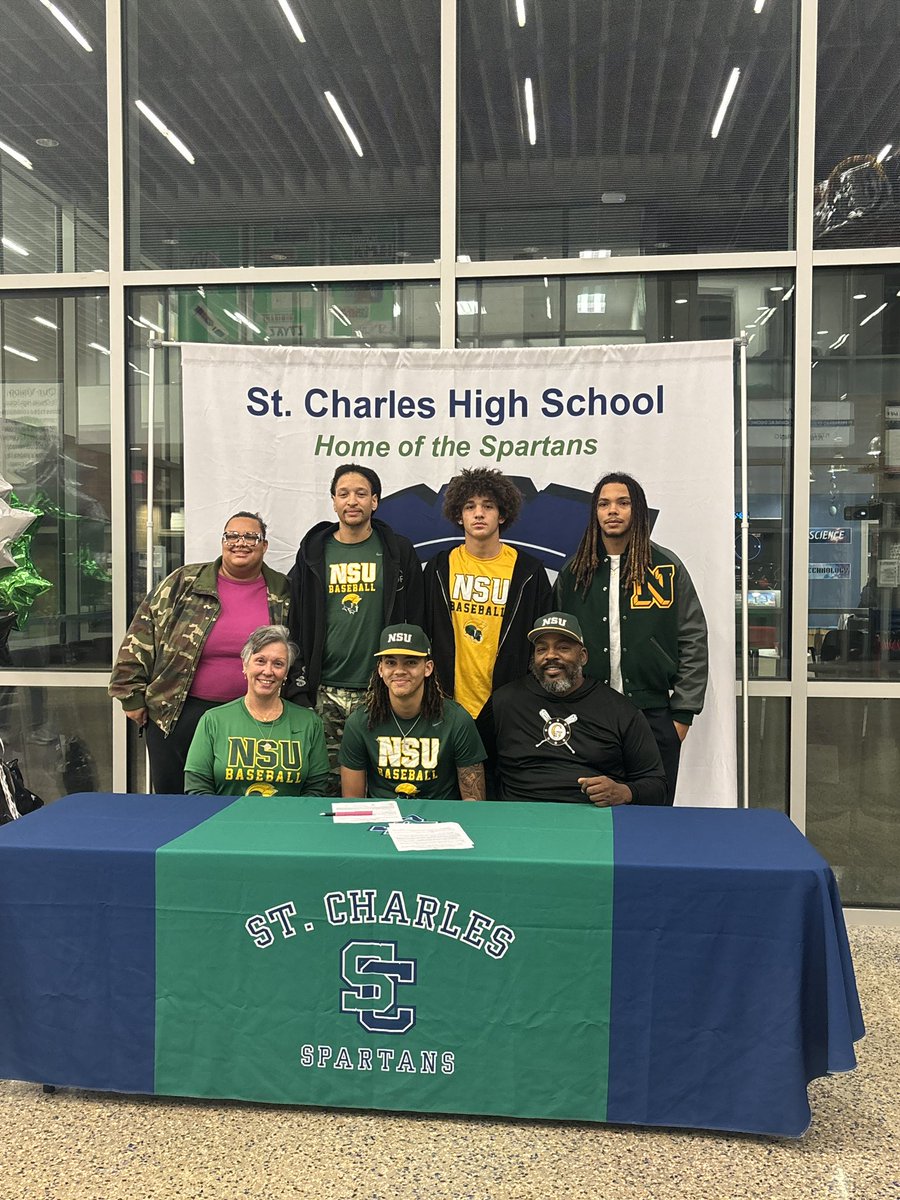 mskqueen23's tweet photo. BEHOLD 💚💛 Signed Sealed and Delivered! ✍️ #NorfolkStateBaseball https://t.co/rR63erSdbk