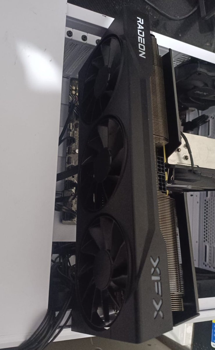 Tan cercas y tan lejos