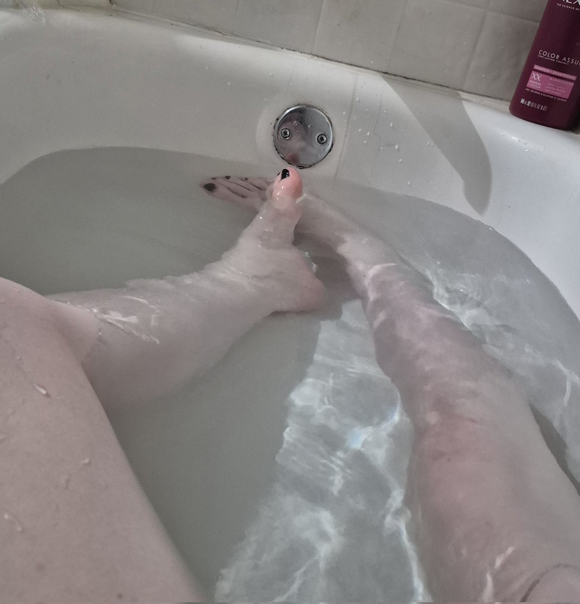 w𝔦𝔱𝔠𝔥 🌙 tweet media