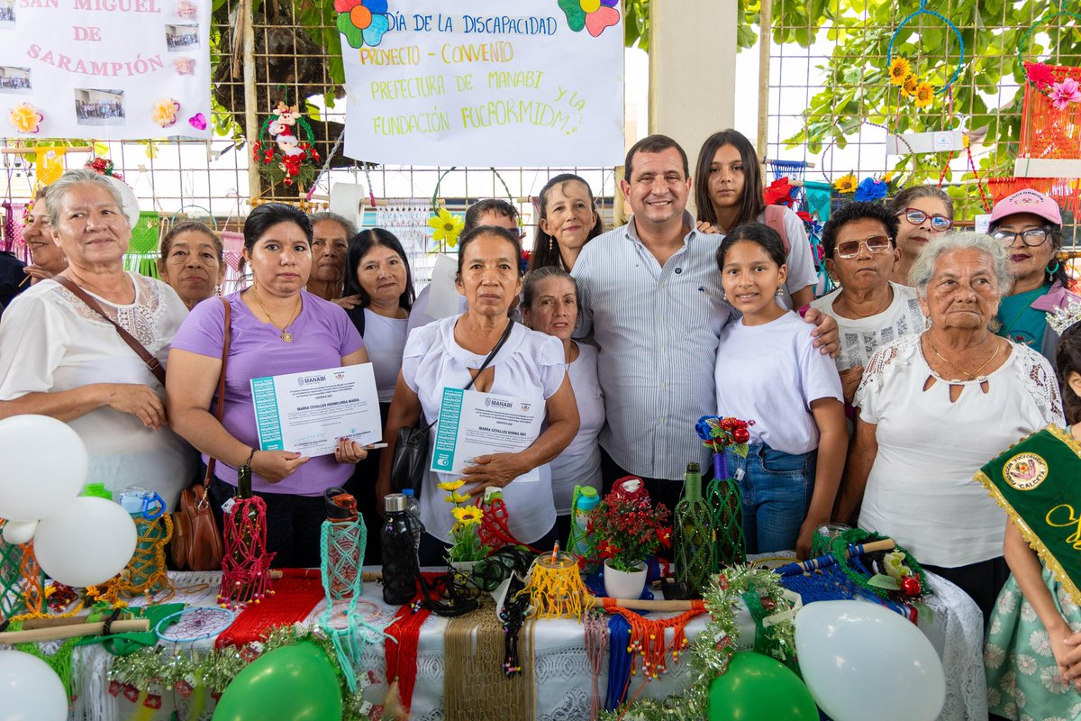 Cerca de 500 adultos mayores y personas con discapacidad de Tosagua, Junín, Bolívar y 24 de Mayo culminaron hoy el proyecto formativo en talleres artesanales y marketing digital, una iniciativa que desarrollamos junto a FUCFORMIDM para impulsar su autonomía, creatividad y