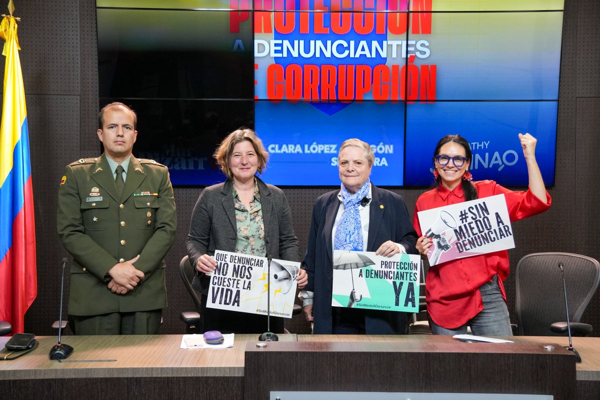 #BoletínMinJusticia | 🇨🇴 Colombia da un paso histórico contra la corrupción: se presenta proyecto de ley para proteger a denunciantes de irregularidades. 

La iniciativa, liderada por el ministro (e) Andrés Idárraga (@aidarragaf) y las parlamentarias @claralopezobre,