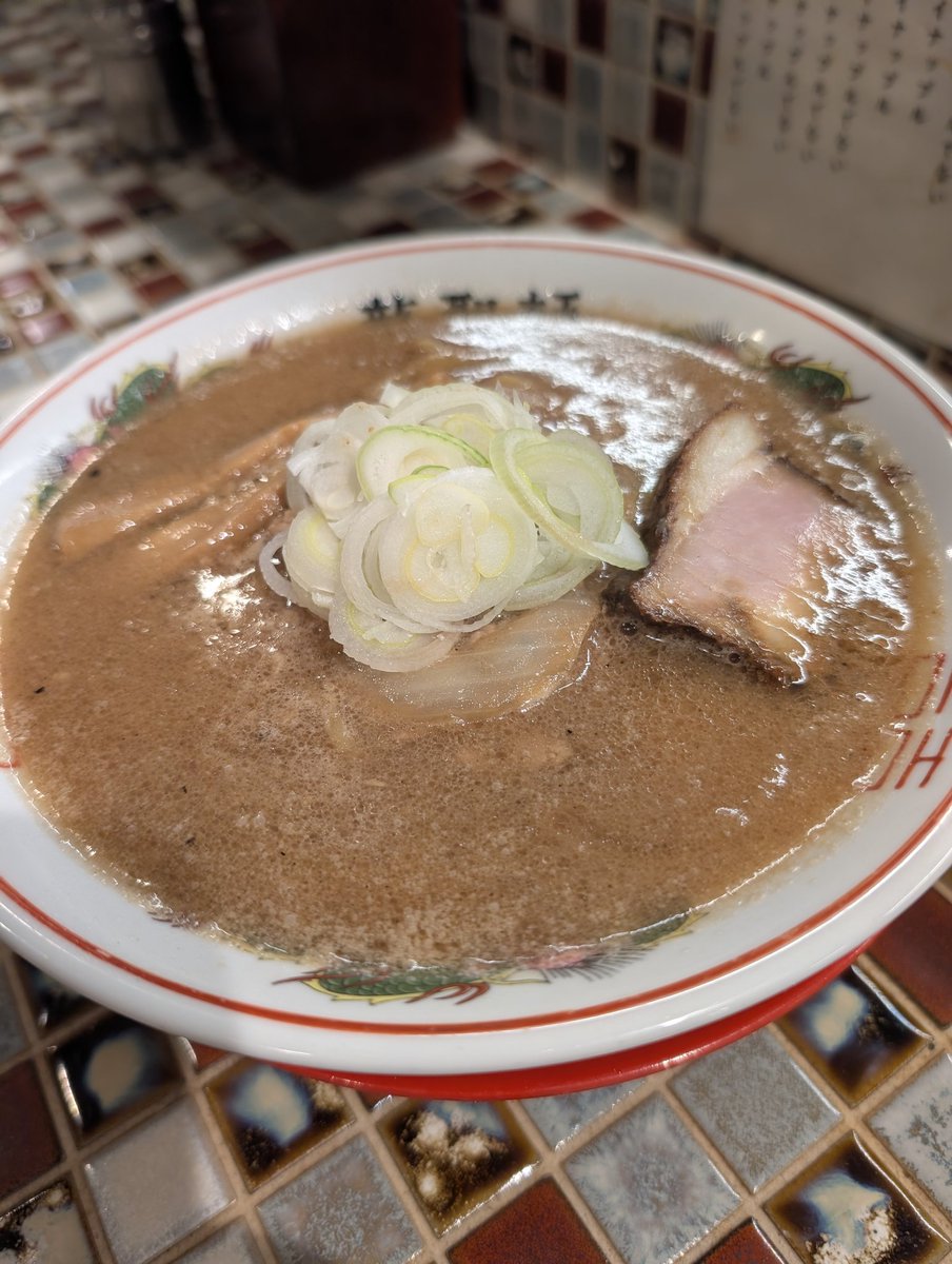 RyuseikenU's tweet photo. 冬季限定

「札幌味噌ラーメン」

厳選した4種の味噌を独自配合し、中華鍋で味噌を焼き香ばしさを加えた、寒い冬にピッタリの最後まで熱々の１杯となっております！

ご来店お待ちしております！ https://t.co/3wVYvqWV01