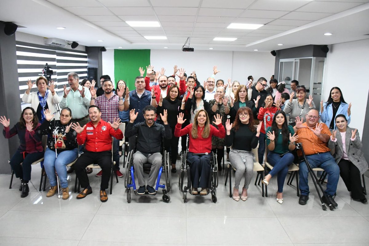 Las personas con discapacidad necesitan instituciones que realmente se comprometan, construyan y cumplan; por ello, en el PRI seguiremos siendo ejemplo de inclusión.

Nuestro presidente <a href="/MemoValenciaR/">Guillermo Valencia</a> y la secretaria general, <a href="/YadiiGH/">Yadi Guerrero</a>, estuvieron presentes en la charla “La (1/3)