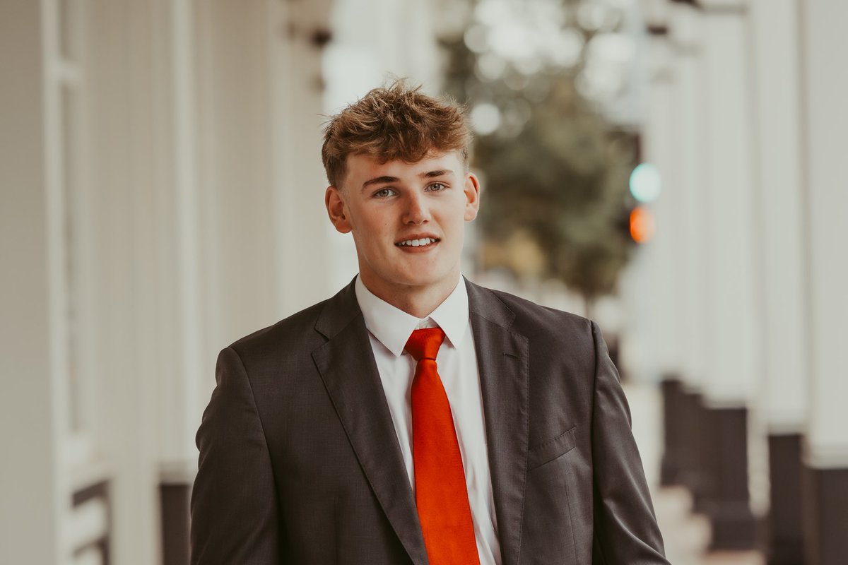 whit403's tweet image. #loser