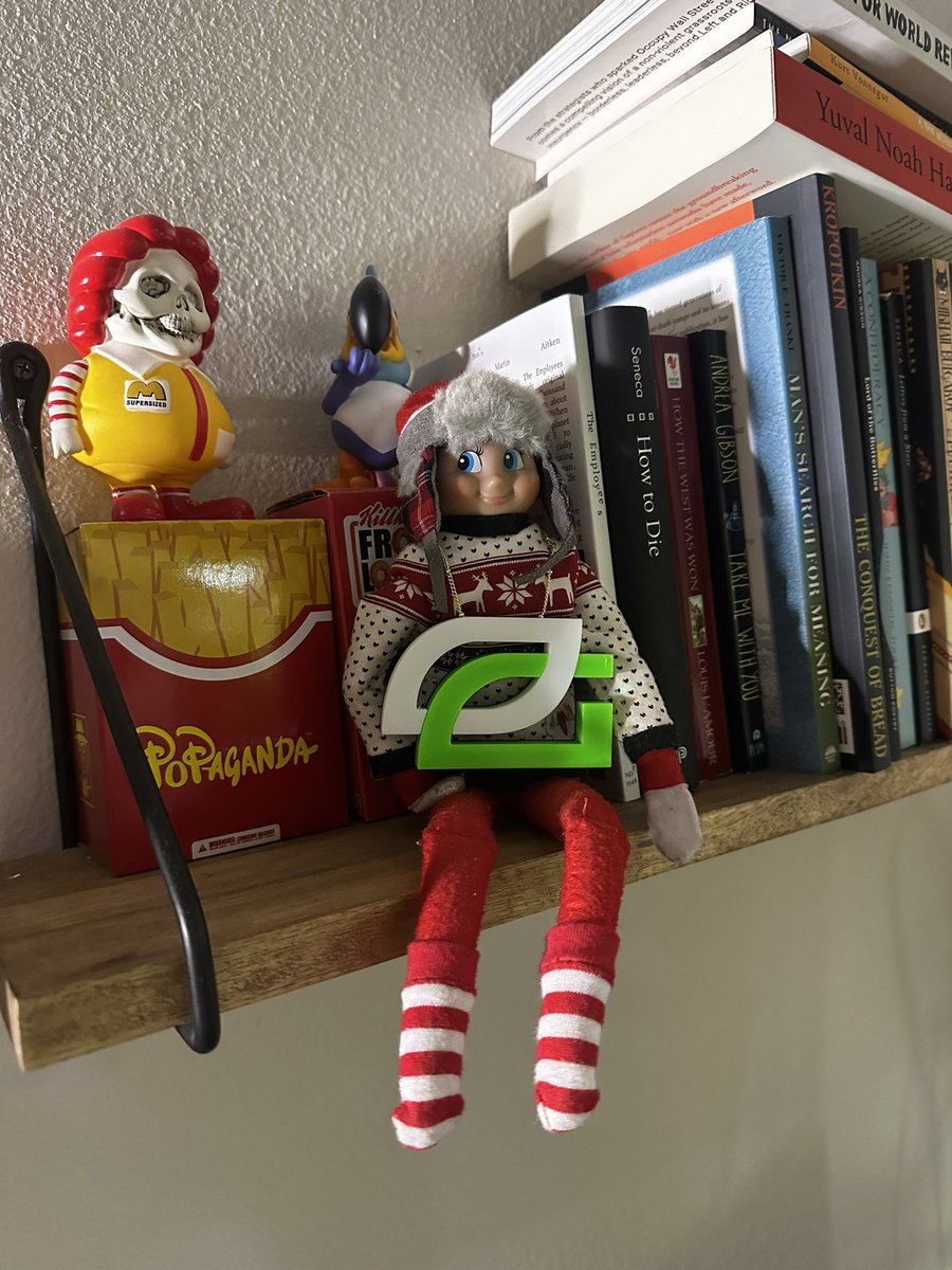 801HOBO's tweet photo. Happy holidays #GreenWall @OpTic https://t.co/OUL9ClzXCr