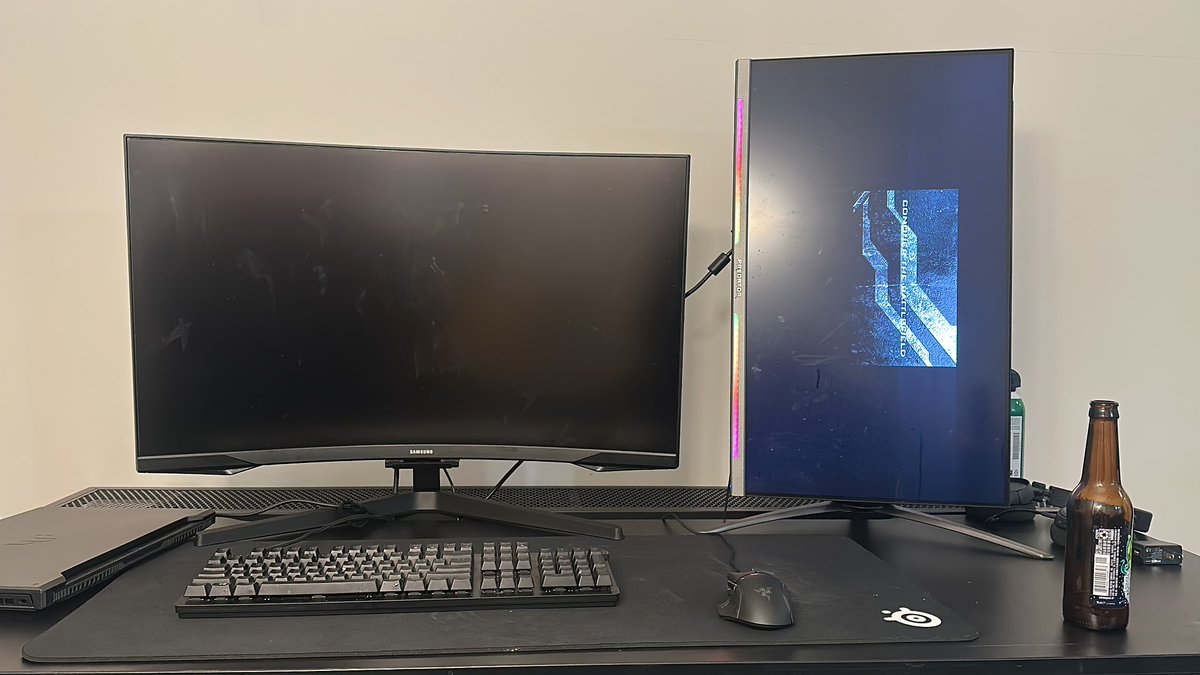 It’s been doing this for 10 minutes. I don’t think the Battle Station survived the move.