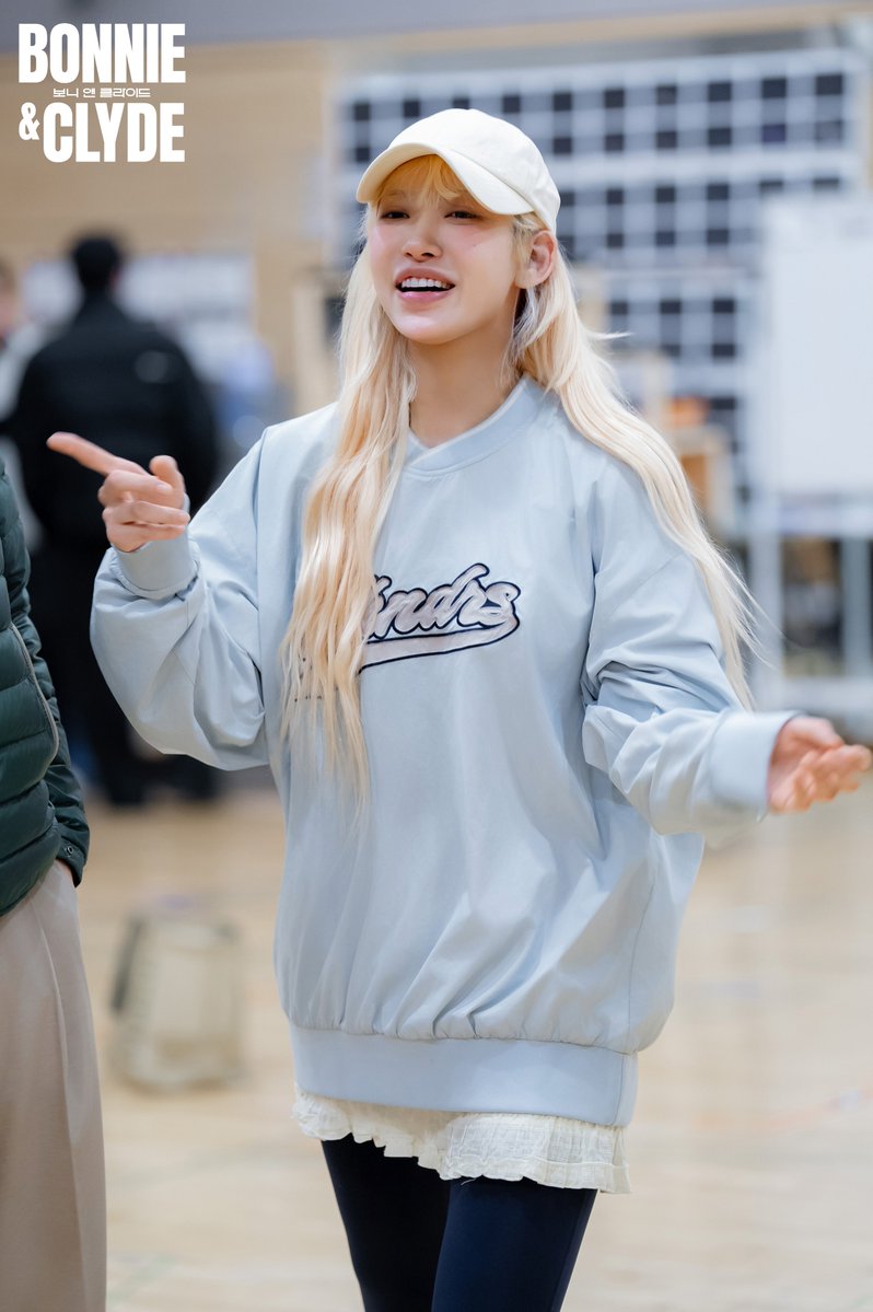 ｜📸｜#보니앤클라이드

<보니 앤 클라이드> 연습실 현장 공개💵

보니 파커 𝘽𝙤𝙣𝙣𝙞𝙚 𝙋𝙖𝙧𝙠𝙚𝙧
#옥주현 #이봄소리 #홍금비

뮤지컬 <보니 앤 클라이드>
2025.12.11-2026.03.02
홍익대 대학로 아트센터 대극장